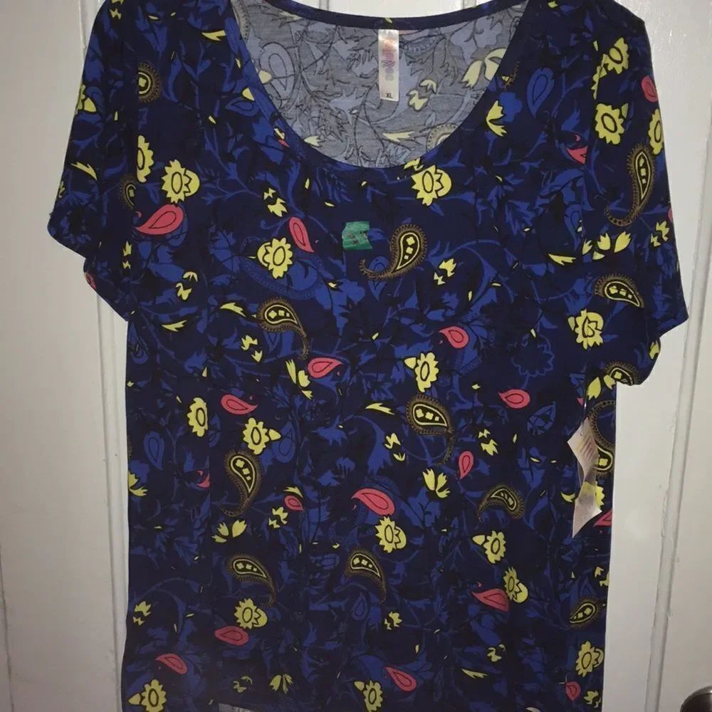 LuLaRoe Xl blue Classic Tee